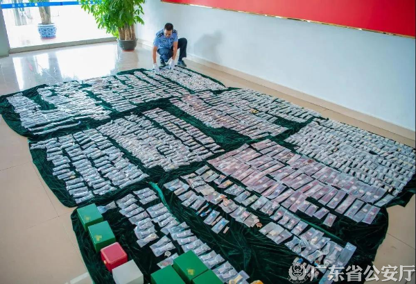 假手表.jpg