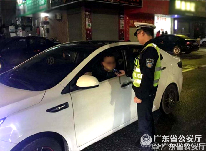 肇庆怀集交警元宵佳节夜查酒驾保平安2_副本.png