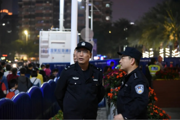 李世全参与现场执勤。