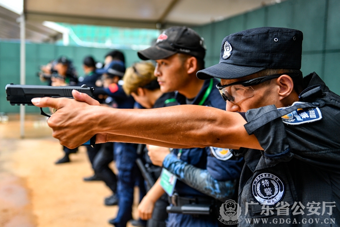 警务资讯 警务要闻 开幕式由公安部前卫体协副主席刘威华主持.